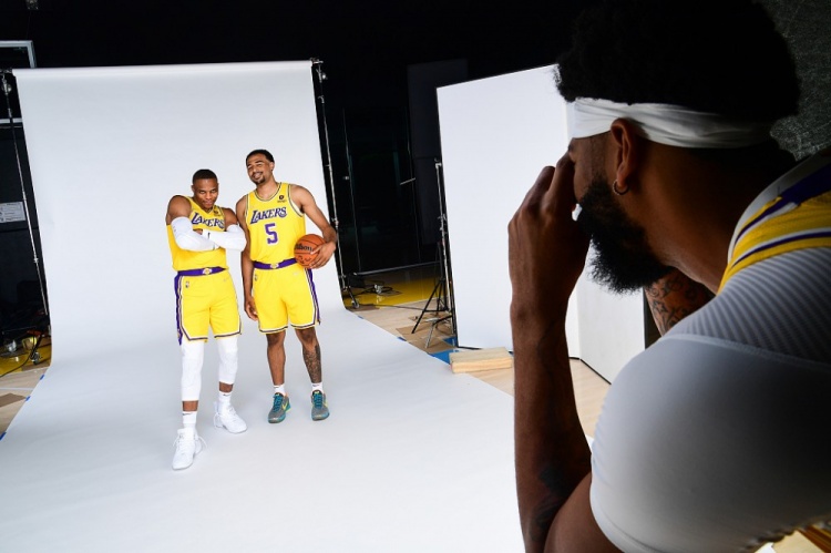 贝尔戈米：看看那不勒斯有多少人缺阵，如今他们比上赛季更强（贝尔戈米：那不勒斯伤兵满营，实力却已胜过上赛季）