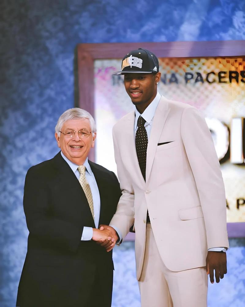 布莱顿青训学院发布含二战时期日本士兵的图片，随后删帖并致歉（布莱顿青训学院误发二战日本士兵图片，随后撤下并致歉）