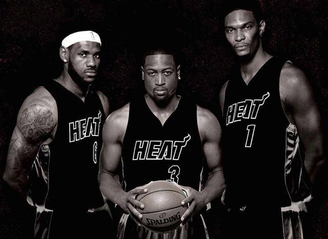 记者：于汉超正在参加B级教练培训班，下赛季将担任申花助教（记者称于汉超正攻读B级教练课程，下赛季将出任申花助教）