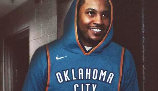 韩淼雨第十二届全国残疾人运动会举重赛场夺双金（韩淼雨在第十二届全国残疾人运动会举重项目斩获双金）