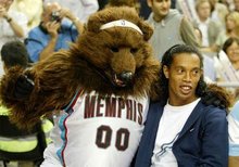 布莱顿替补被推荐给米兰，其身价约为1000万欧元（米兰获荐布莱顿替补，估值约1000万欧元）