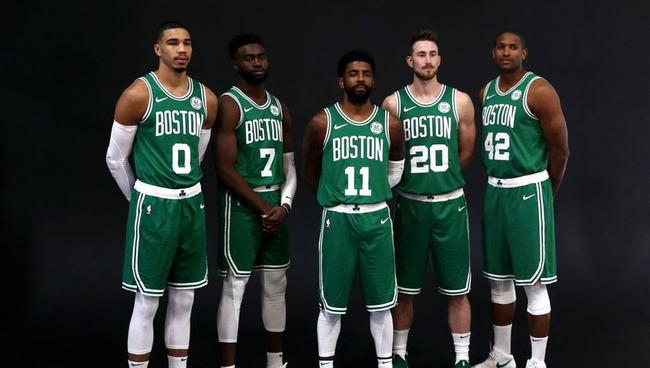 邓加：巴西94年就有欧洲风格；巴西足球DNA是克服生活的逆境（邓加：1994年的巴西已显欧洲化风格，巴西足球的DNA是战胜生活逆境）